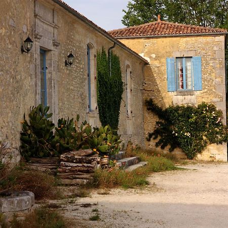 Chambres d'Hôtes Logis de l'Astrée Saint-Bris-des-Bois Exterior foto
