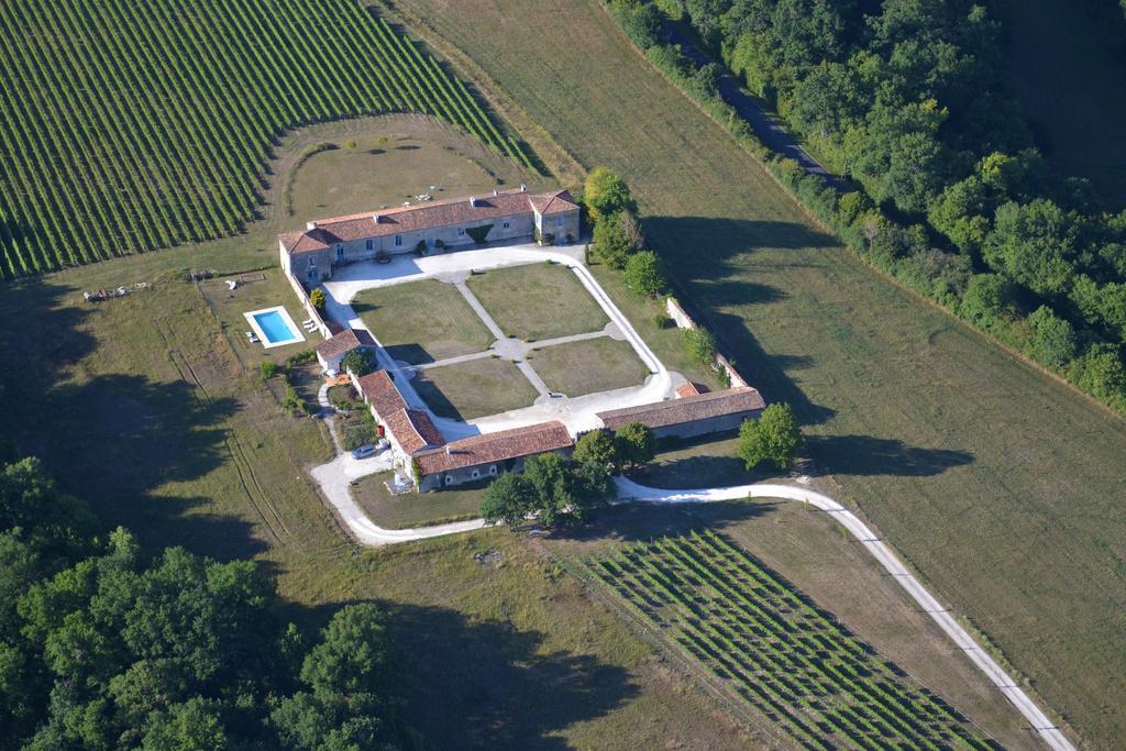 Chambres d'Hôtes Logis de l'Astrée Saint-Bris-des-Bois Exterior foto
