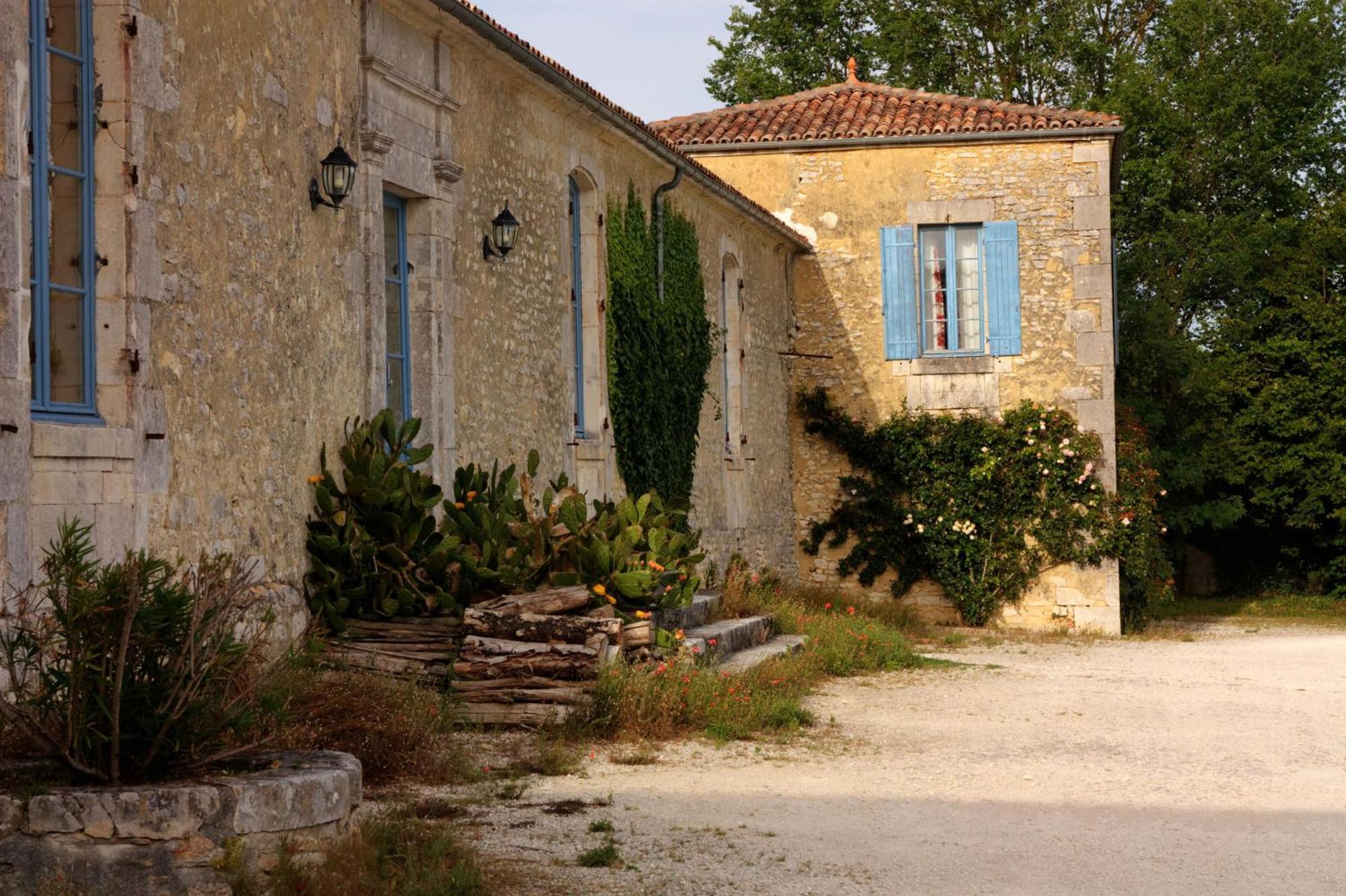 Chambres d'Hôtes Logis de l'Astrée Saint-Bris-des-Bois Exterior foto